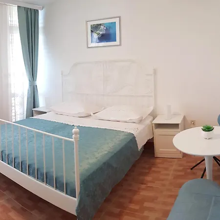 Apartment Skalinada With Sea View *