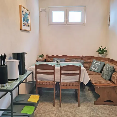 Skalinada With Sea View Apartment Brela