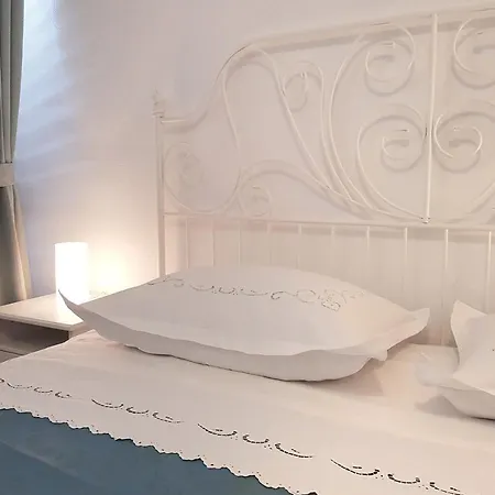 Apartment Skalinada With Sea View